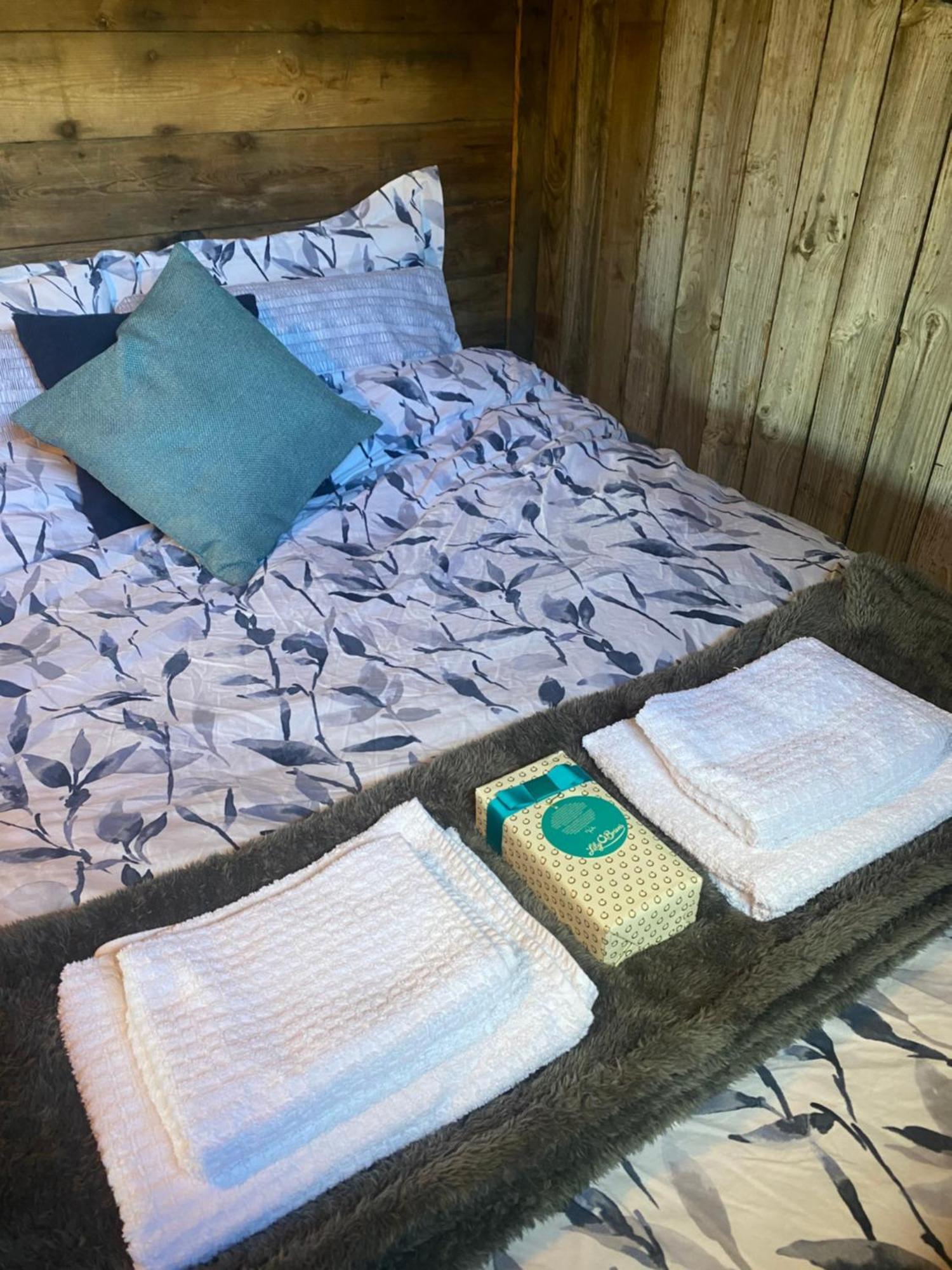 Swallowfield Glamping-Station Master Γέοβιλ Εξωτερικό φωτογραφία