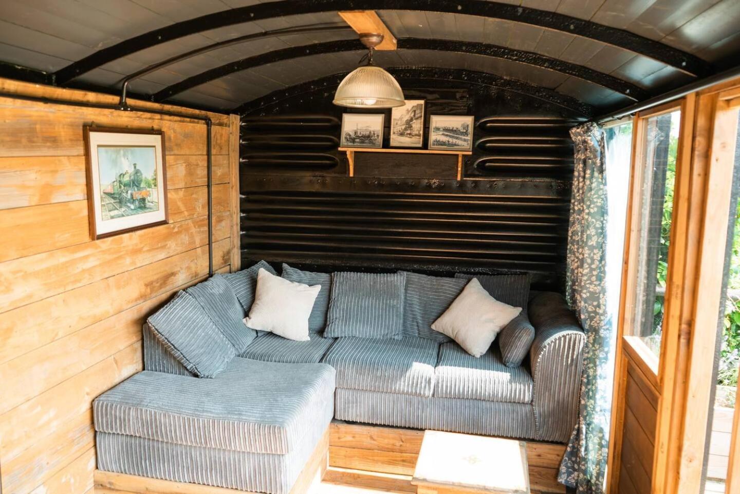 Swallowfield Glamping-Station Master Γέοβιλ Εξωτερικό φωτογραφία