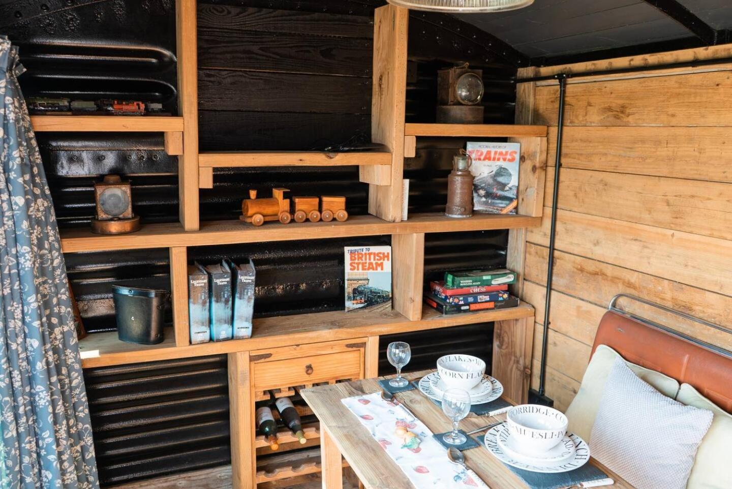 Swallowfield Glamping-Station Master Γέοβιλ Εξωτερικό φωτογραφία